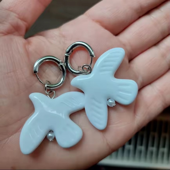 Round Ear Hoop White Peace Dove Earrings Jewelry - Picture 11 of 14